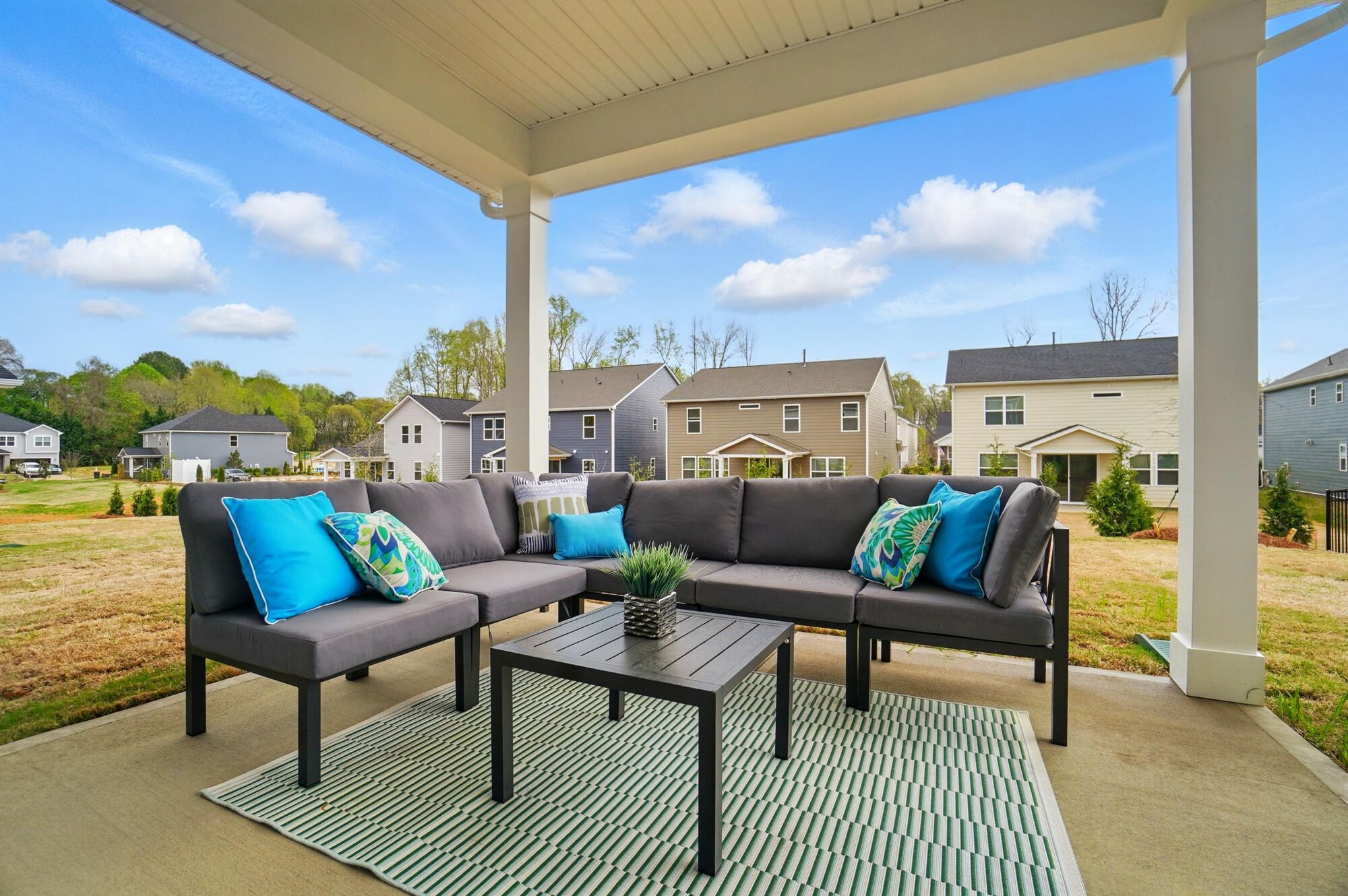 Covered veranda off dining area