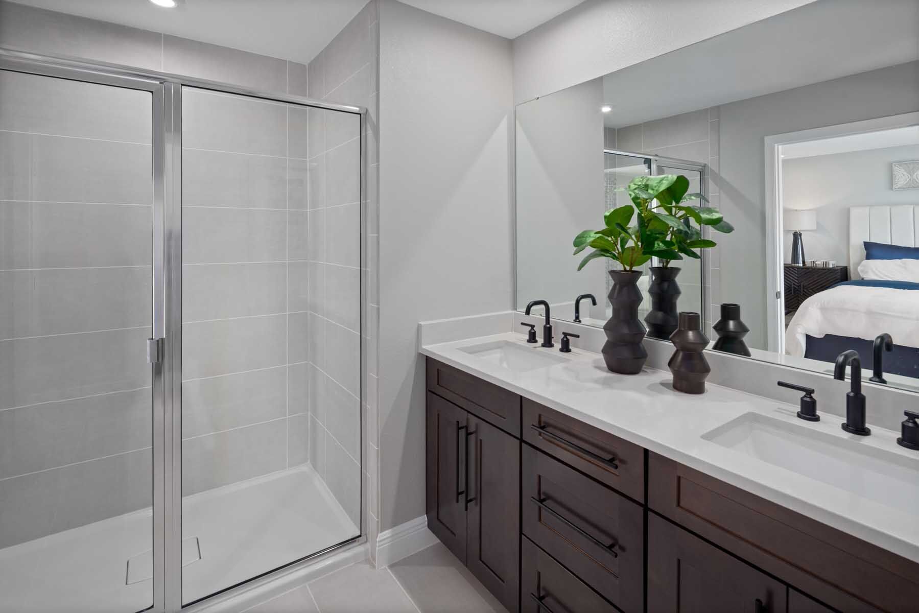 MODEL PHOTOGRAPHY - Owner's Bathroom