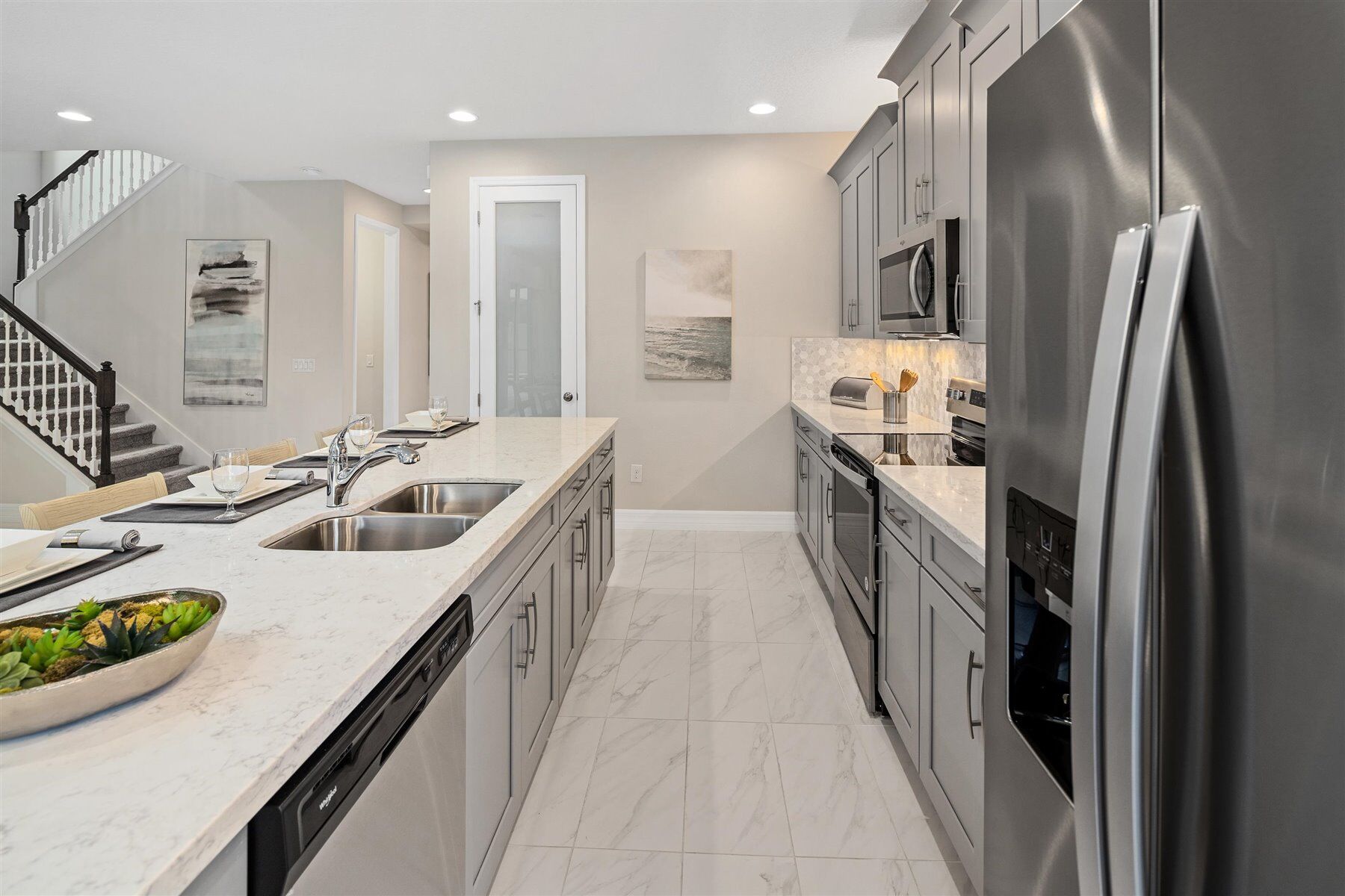 MODEL PHOTOGRAPHY - Kitchen